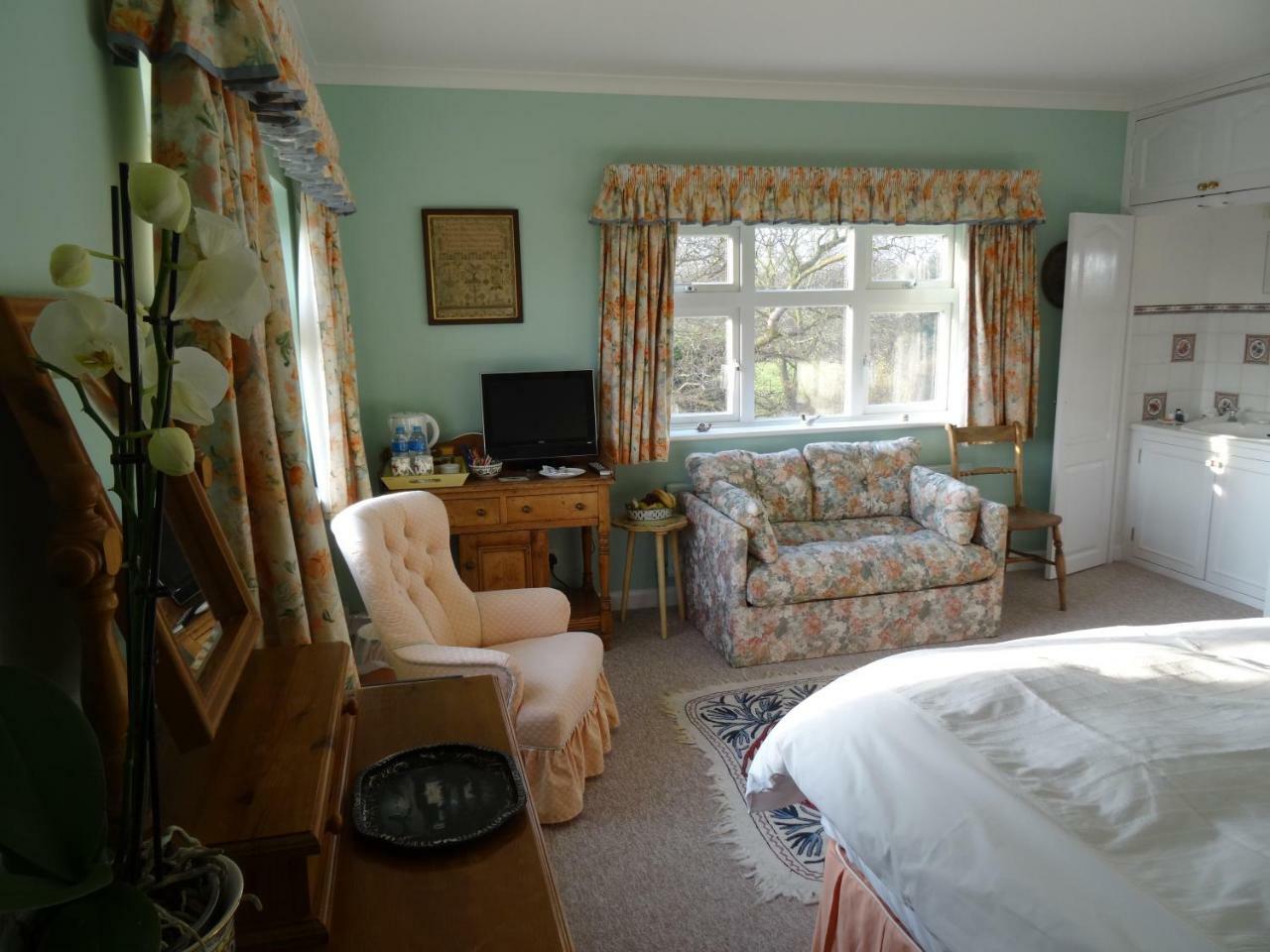 The Newnham White House Bed & Breakfast Baldock Dış mekan fotoğraf